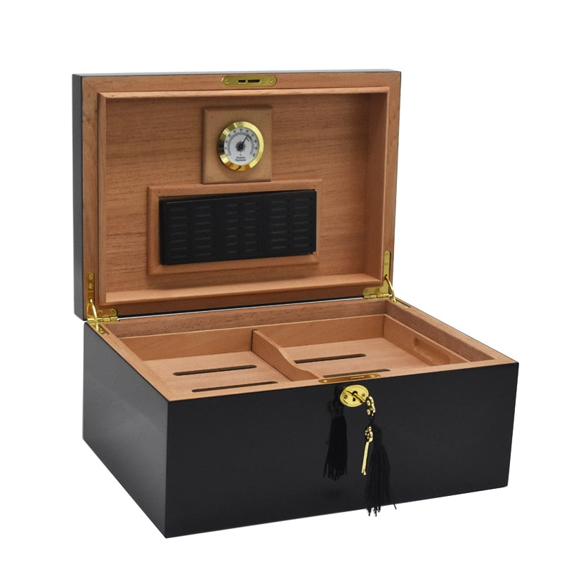 Black Large-Capacity Cedarwood Display Humidor